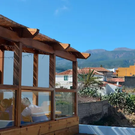 Tenerife Climbing House بيت شباب