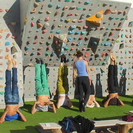 Tenerife Climbing House بيت شباب *